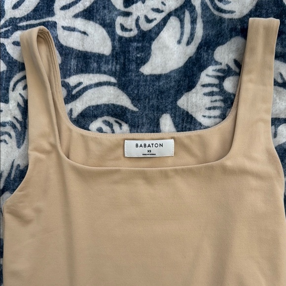 Babaton Tan Bodysuit XS square neck - Picture 2 of 6